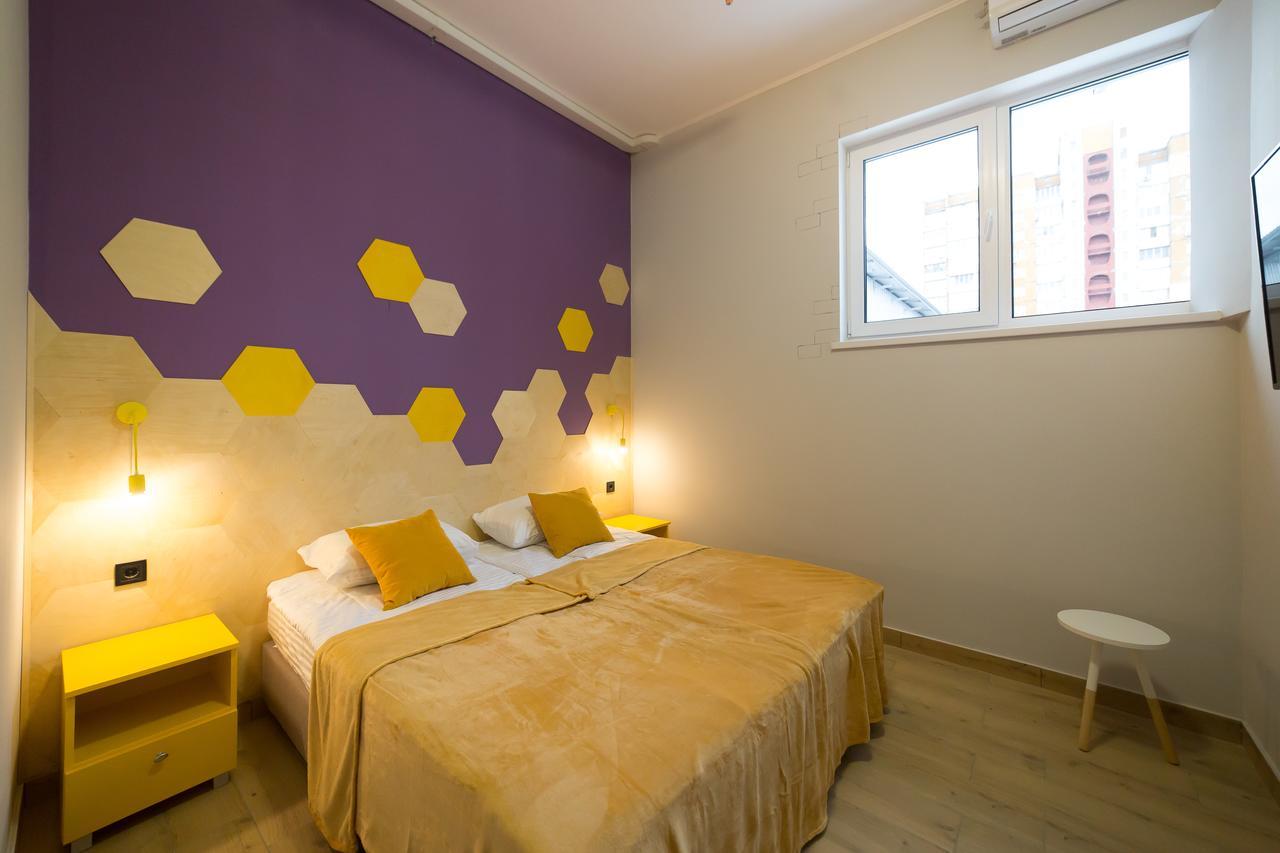 HOTEL Bee Station Kiew Exterior foto