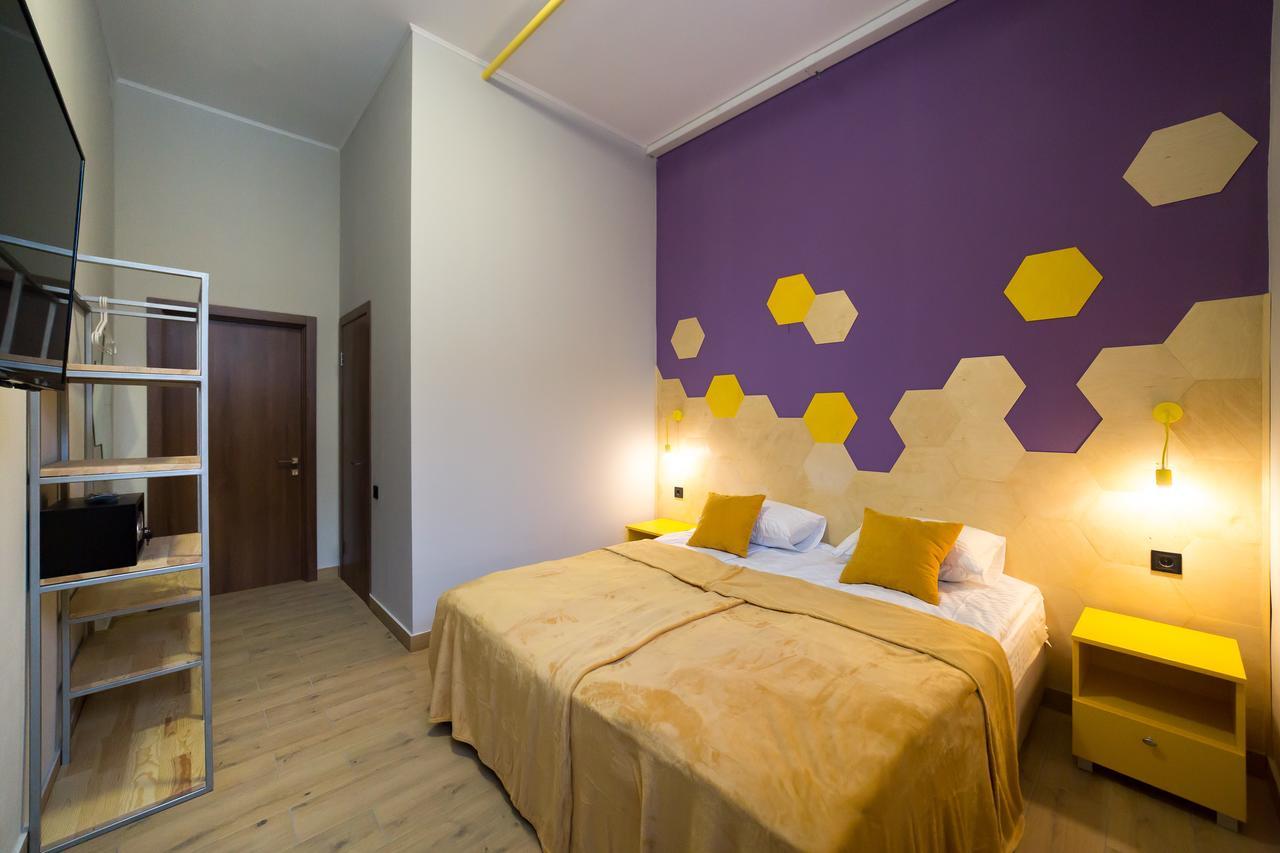 HOTEL Bee Station Kiew Exterior foto