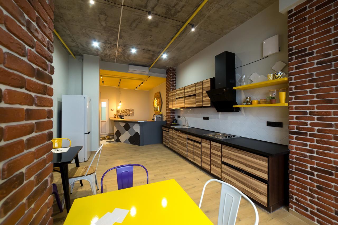 HOTEL Bee Station Kiew Exterior foto